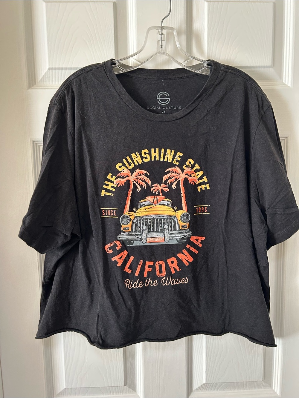 Social Culture Women's Black 'California Sunshine State' Graphic Tee
